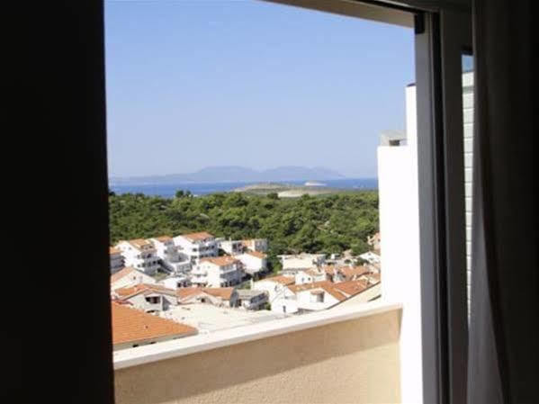 Apartments Mazuran Hvar Town Bagian luar foto