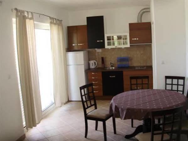 Apartments Mazuran Hvar Town Bagian luar foto